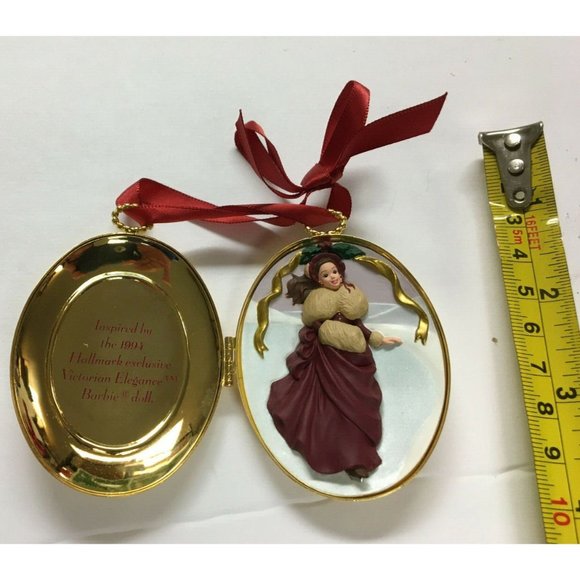 Christmas Ornament  "Victorian Elegance Barbie " Hallmark  1997 QHB6004 Limited - Picture 2 of 6